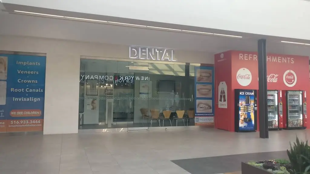 Broadway Mall Dental