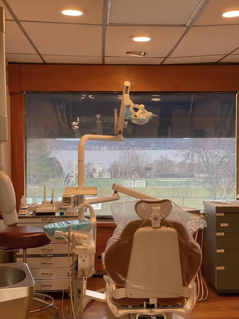 Broadway Cosmetic Dentistry PC - Professional dental clinic exterior with modern facilities