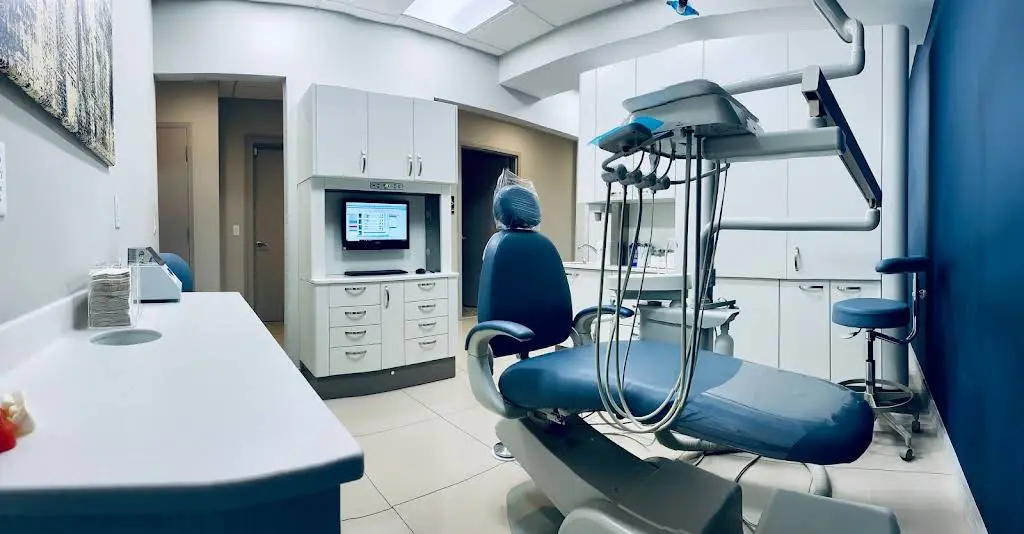 Union City Dental Associates - Professional dental clinic exterior with modern facilities