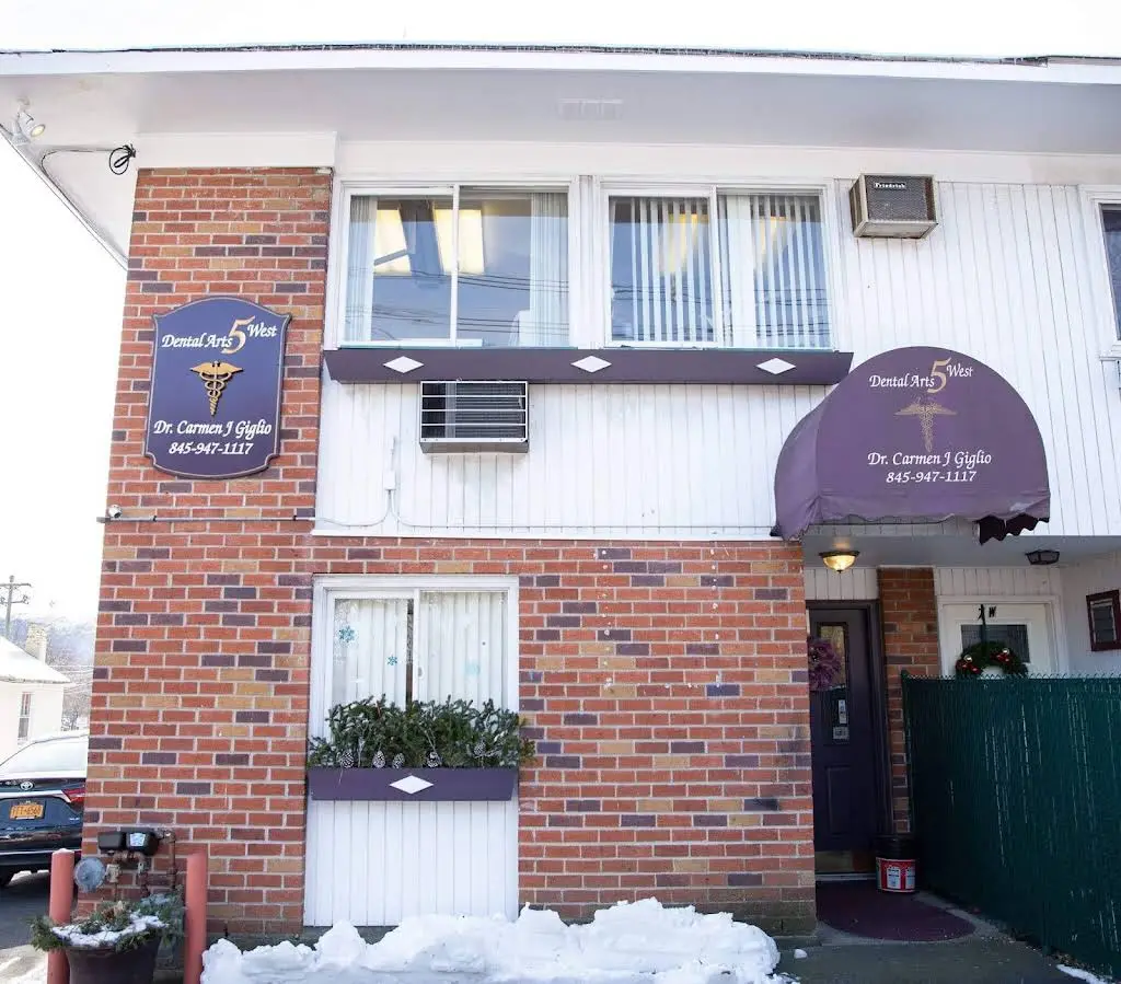 5 West Dental Arts - Professional dental clinic exterior with modern facilities
