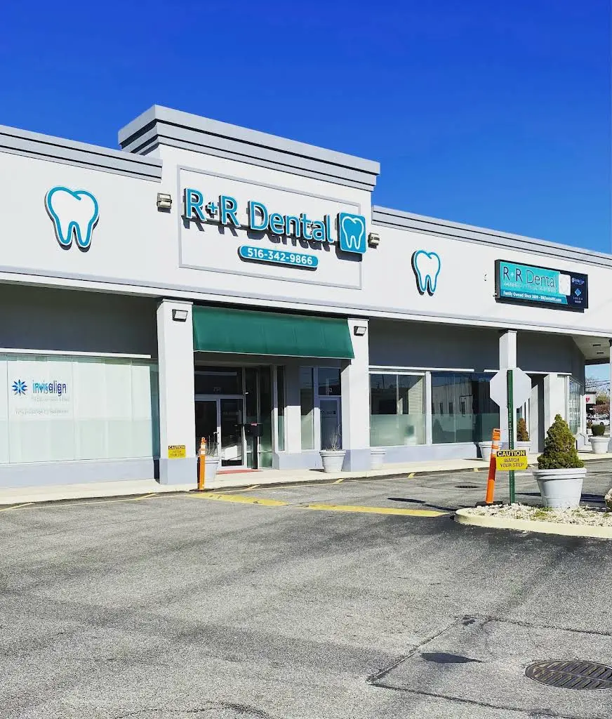 R+R Dental - Professional dental clinic exterior with modern facilities