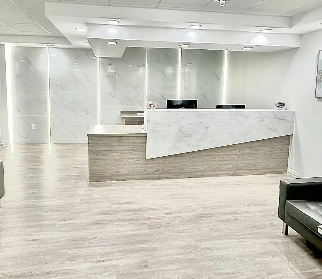 Raio Dental - Professional dental clinic exterior with modern facilities