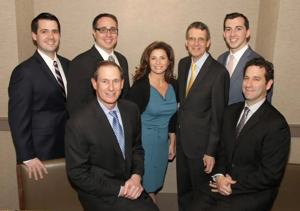 Leading Edge Oral Surgery Massapequa - Professional dental clinic exterior with modern facilities