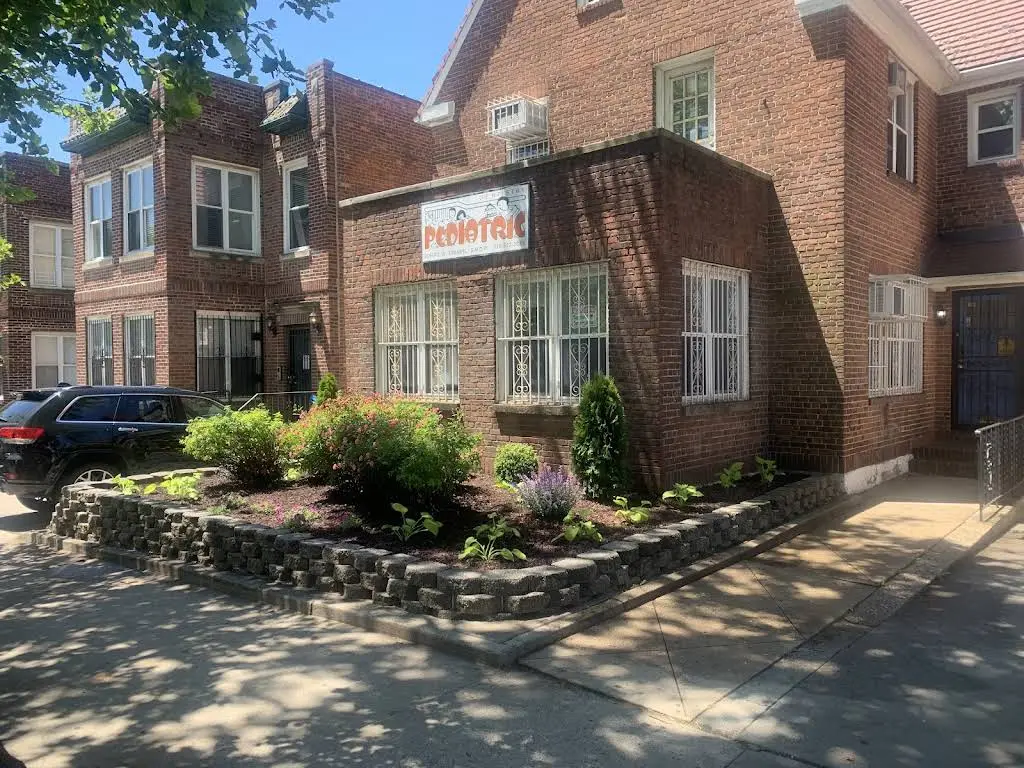 Robert W. Frankel, DMD, PC - Professional dental clinic exterior with modern facilities