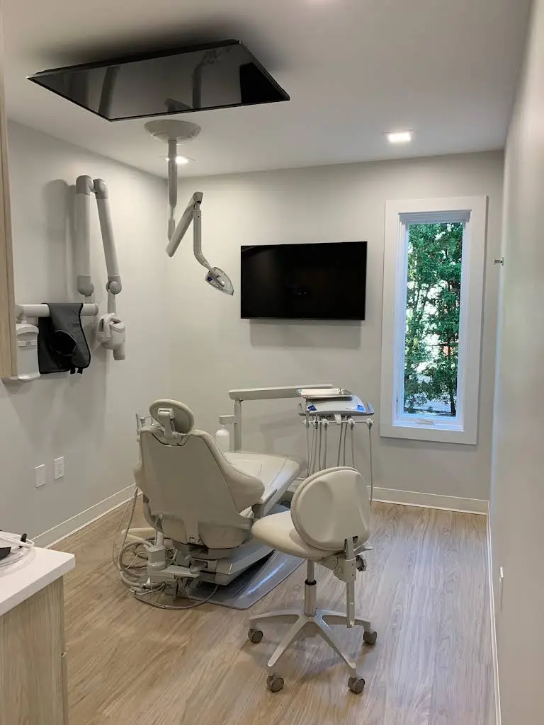 Max Dental Group
