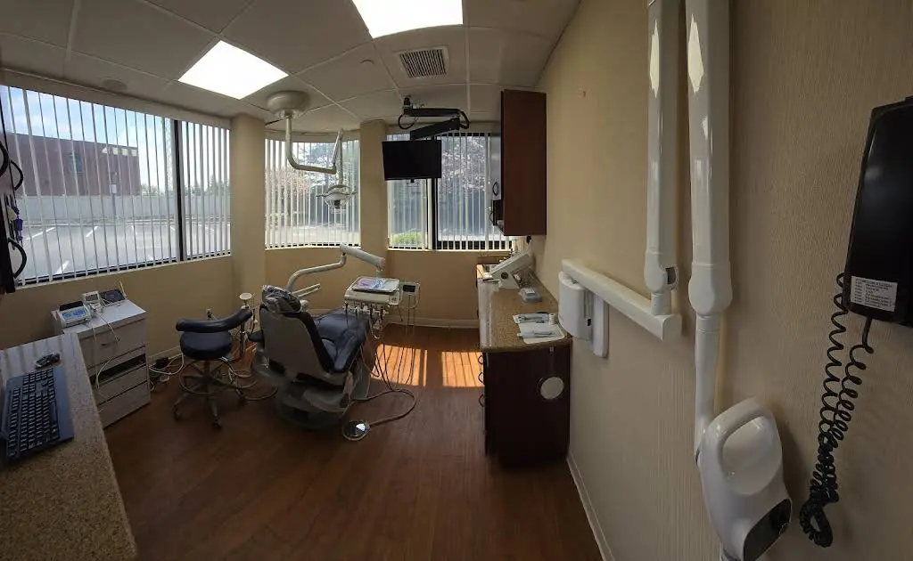 PureDent Plainview: Implant & Cosmetic Dentistry