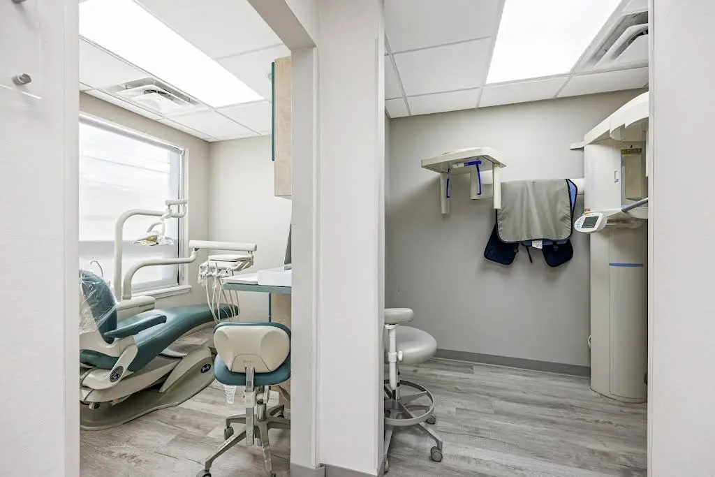 Long Island Straight Smiles - Professional dental clinic exterior with modern facilities