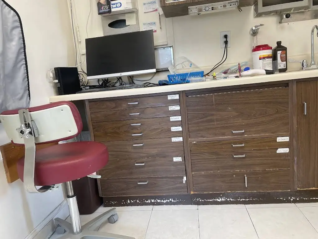 Broadway Smiles Dental PC - Professional dental clinic exterior with modern facilities