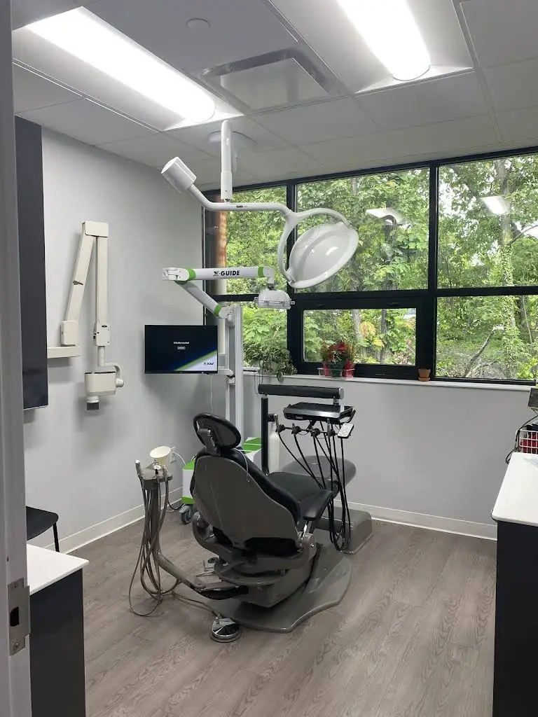 Geller Family Dental - Professional dental clinic exterior with modern facilities