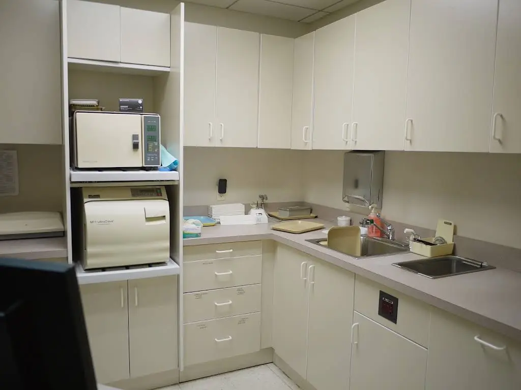 Central Avenue Dental Arts: Dr. Ira A. Levine, DDS, MAGD