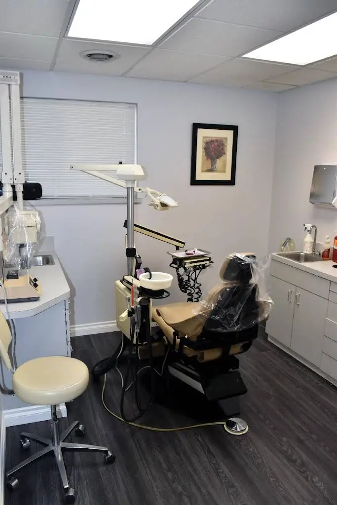 Emergency Dental - Professional dental clinic exterior with modern facilities