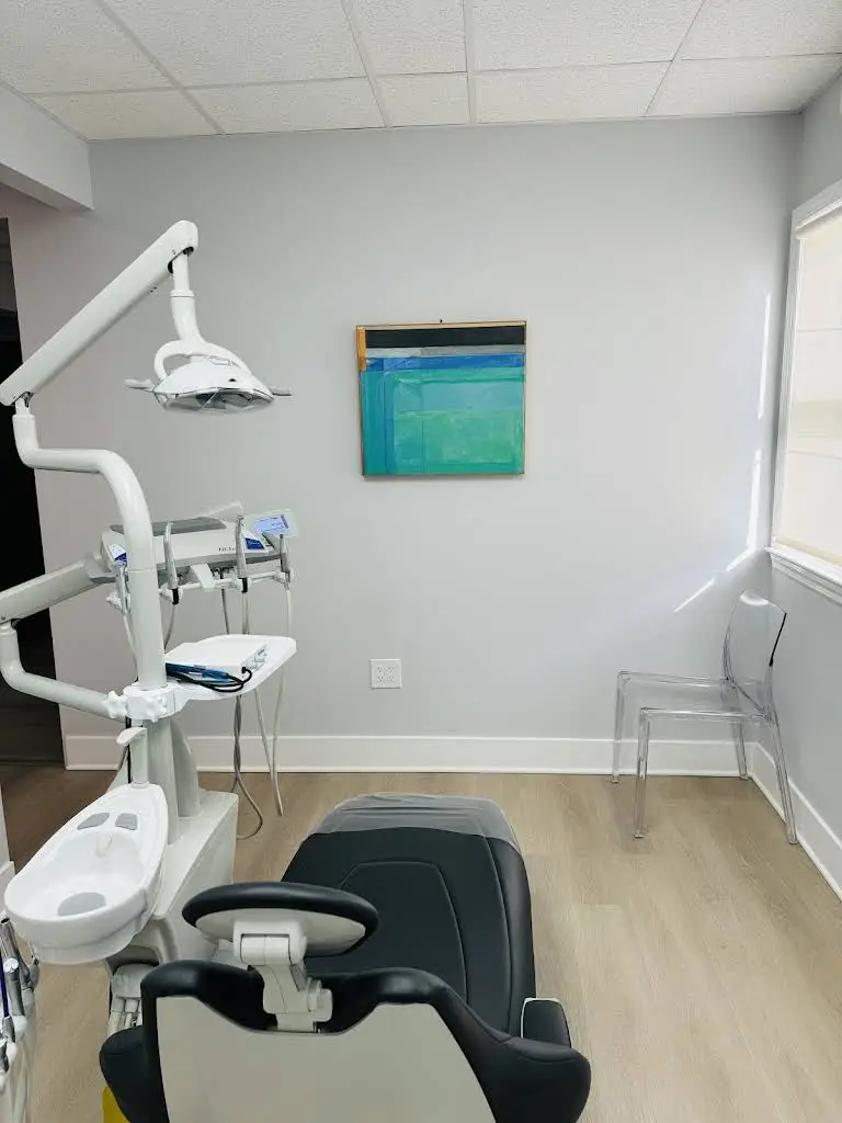 Yoo Smile Dental - Professional dental clinic exterior with modern facilities