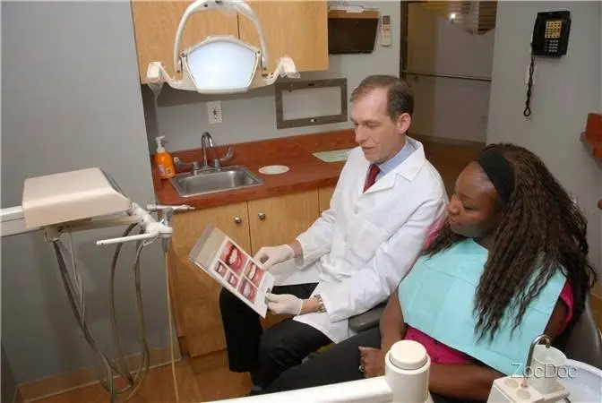 Riverdale Cosmetic Dentists - Professional dental clinic exterior with modern facilities