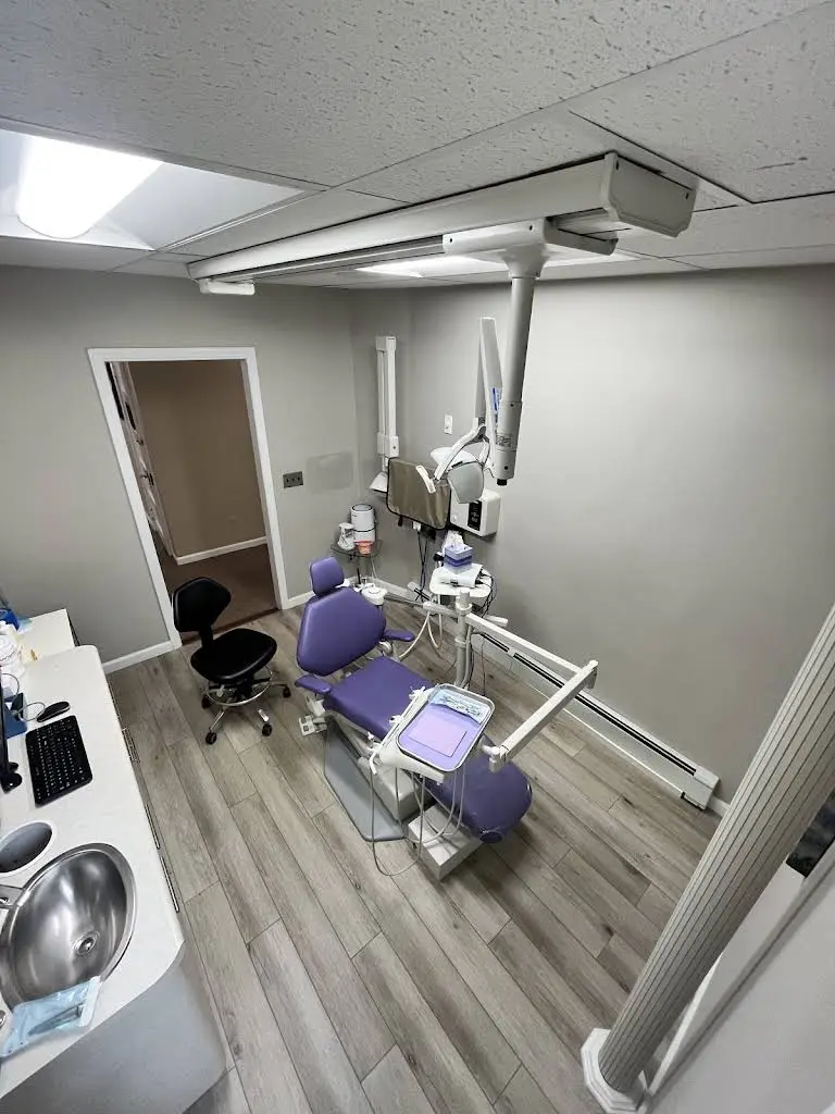Aki Shirakura DDS, PC - Professional dental clinic exterior with modern facilities