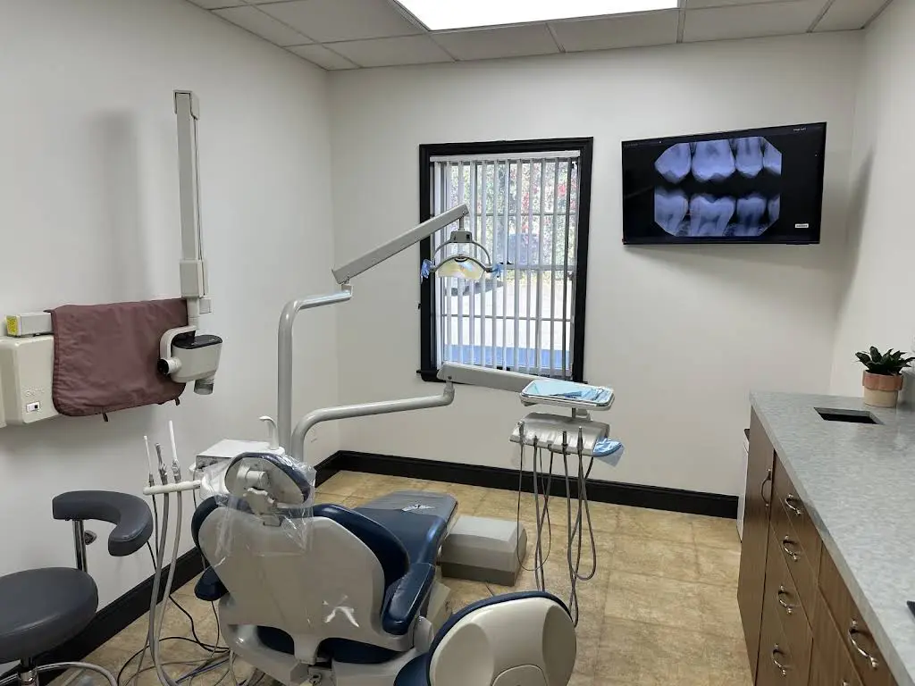 South Shore Prosthodontics - Professional dental clinic exterior with modern facilities