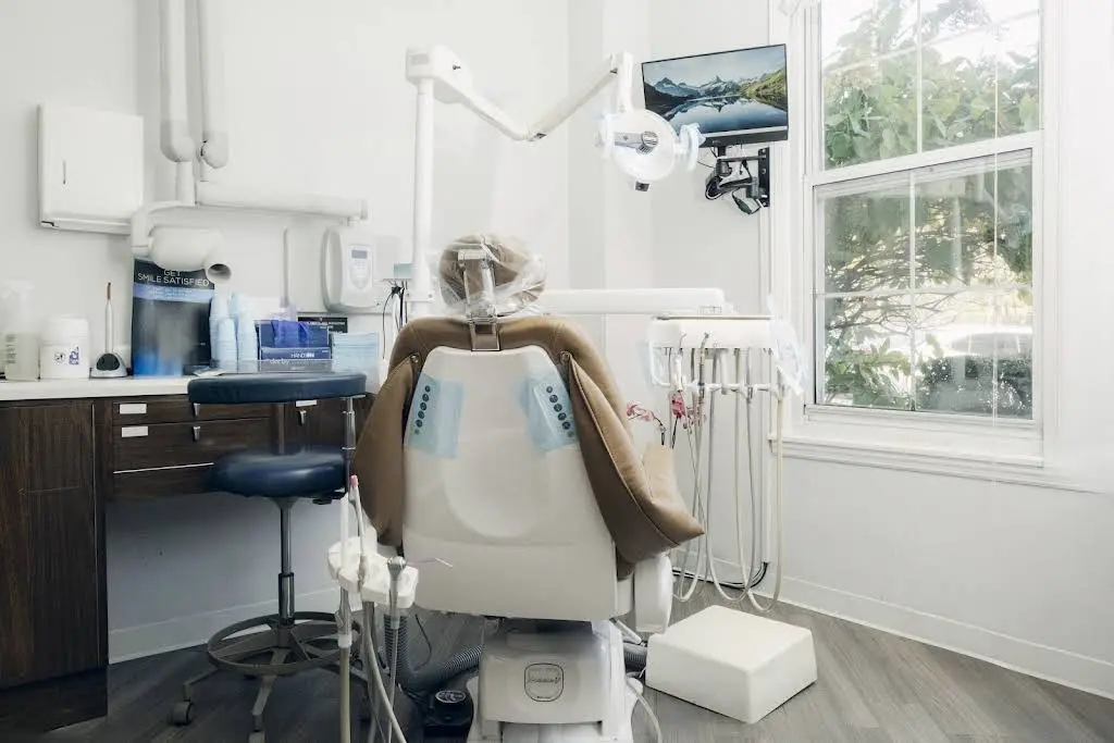 Pondfield Family Dental - Professional dental clinic exterior with modern facilities