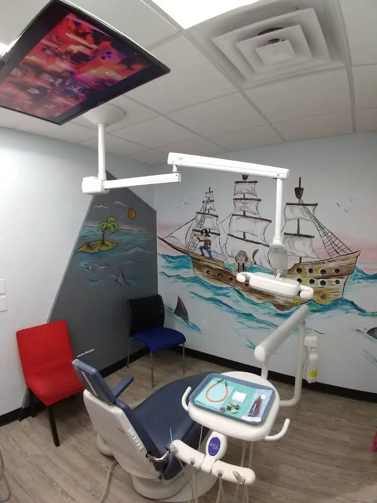 Seven Seas Pediatric Dentistry - Professional dental clinic exterior with modern facilities