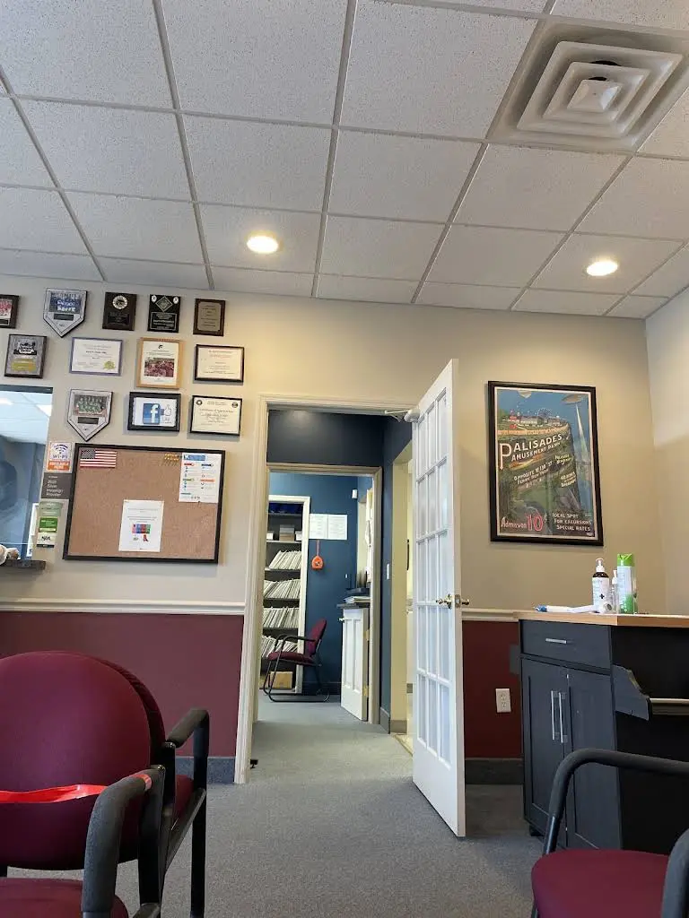 Elliott Orthodontics - Professional dental clinic exterior with modern facilities