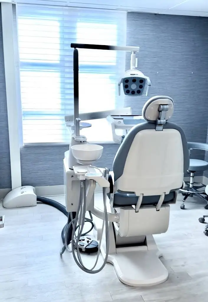 Raio Dental - Professional dental clinic exterior with modern facilities
