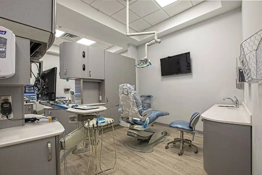 Oceanside Dentistry/Park Dental - Professional dental clinic exterior with modern facilities
