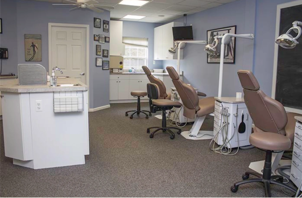 Cedar Run Orthodontics - Professional dental clinic exterior with modern facilities