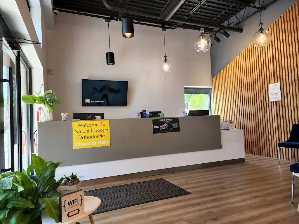 Mascolo Dental - Professional dental clinic exterior with modern facilities