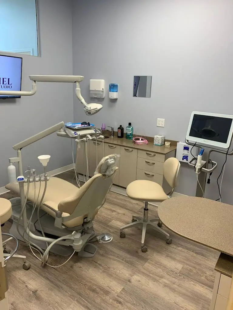 Daniel Dental Studio