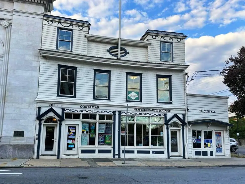 Dental Calm, Dentistas Hispanos de Port Chester - Professional dental clinic exterior with modern facilities