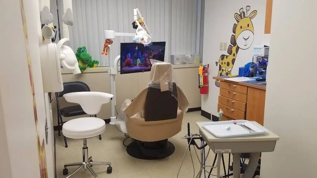 Zee Kids Pediatric Dentistry - Professional dental clinic exterior with modern facilities