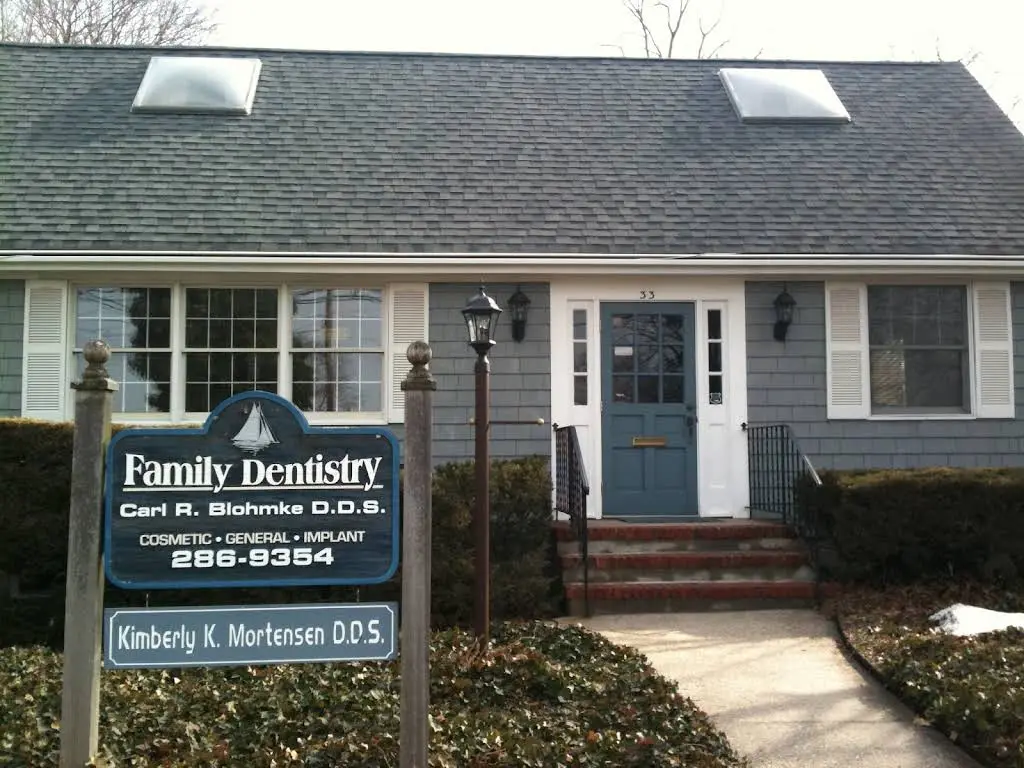 Bellport Family Dentistry, PLLC - Professional dental clinic exterior with modern facilities