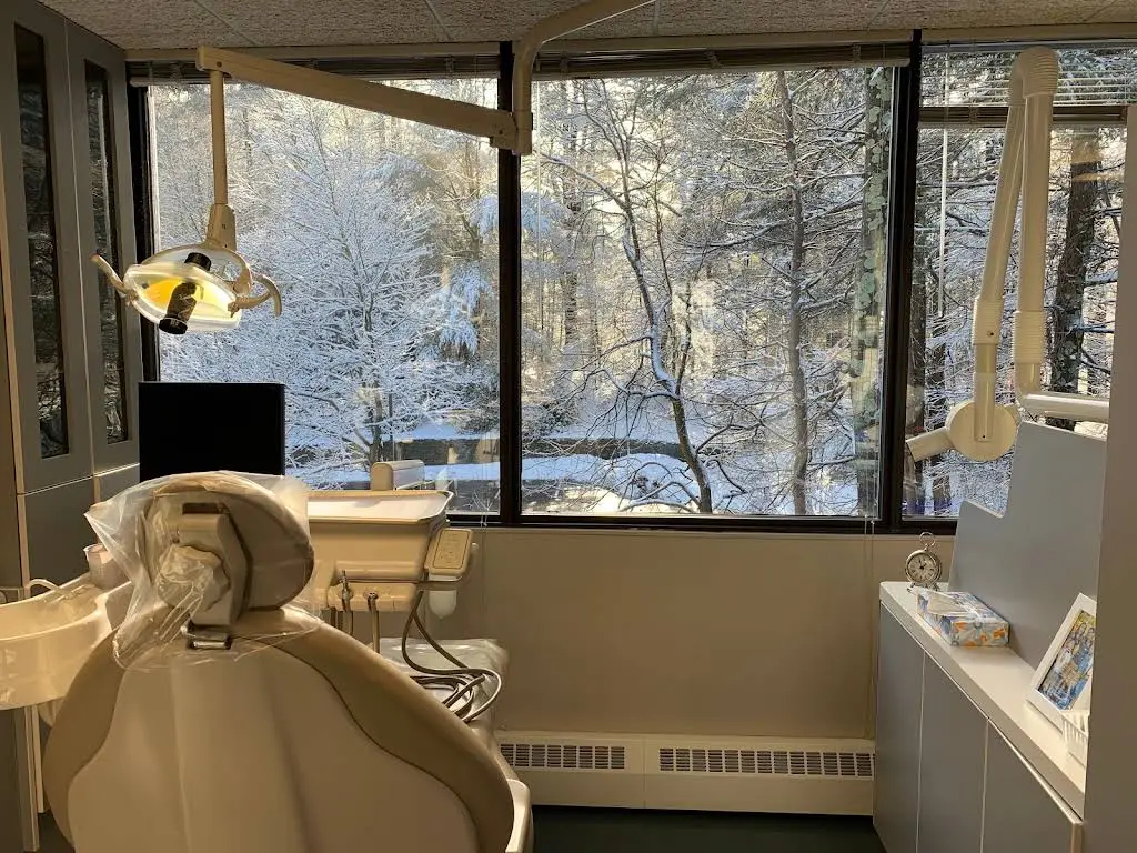 Avon Family Dentistry - Professional dental clinic exterior with modern facilities